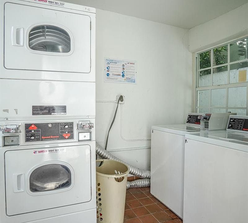 2nd image of 920 Pennsylvania Ave Unit 202-920-20