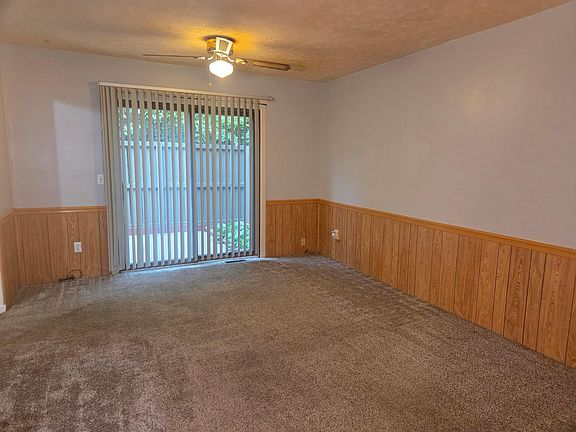 3rd image of 5842 Hallridge Cir APT B