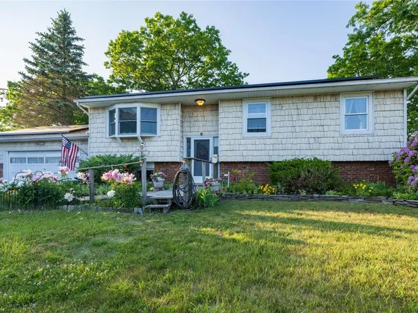577 Bellmore Street, West Islip, NY 11795