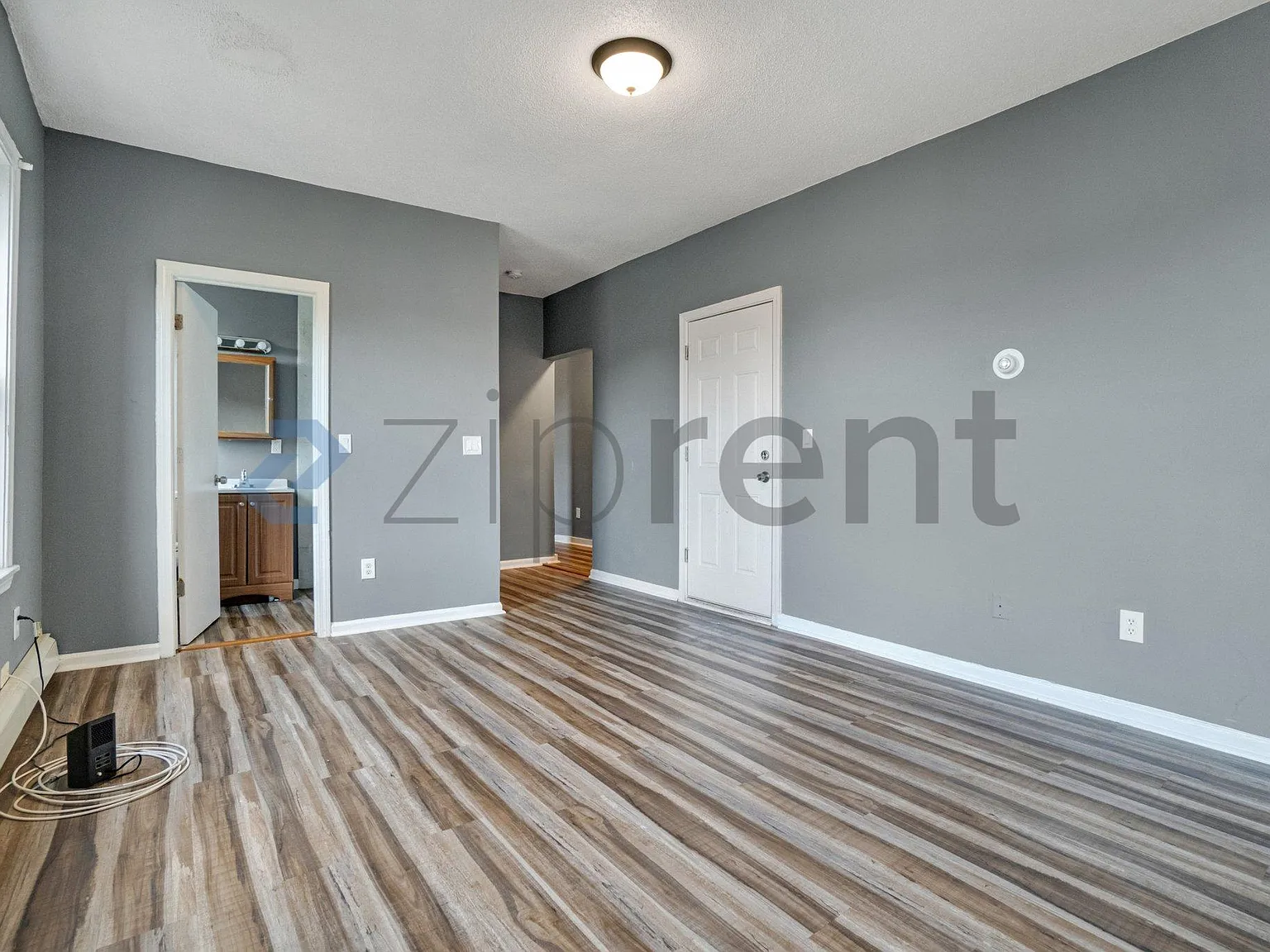 3 bed, 1100 sqft, $1,850 — Photo 4