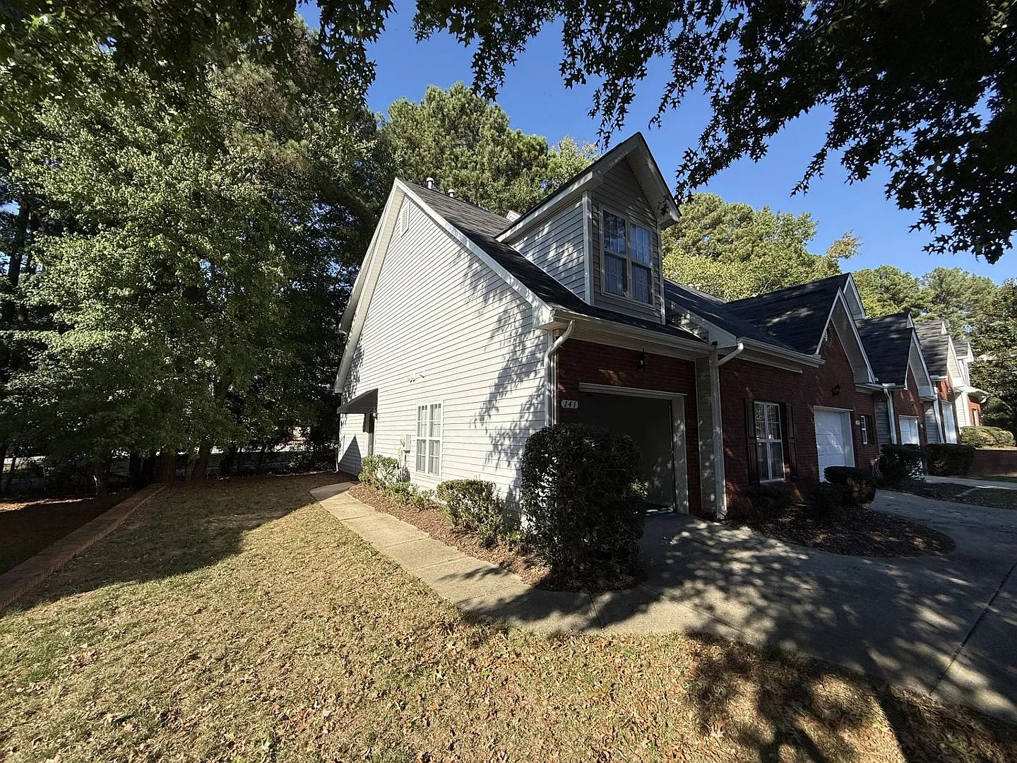 3 Bd 2.5 Ba end unit townhouse — Photo 3