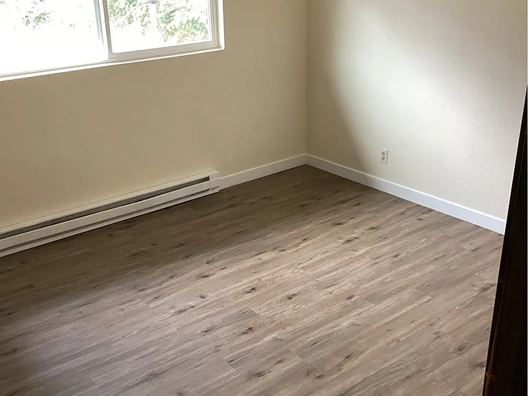 849 SE East Slope Rd #1 — Photo 10