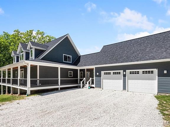 3rd image of 943 Frost Rd