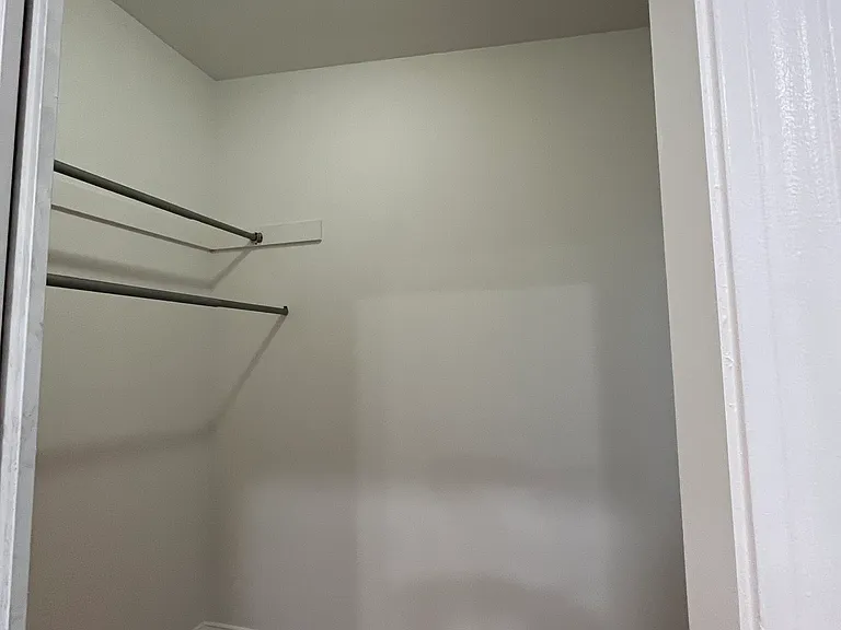 2038 Dorchester Ave — Photo 6