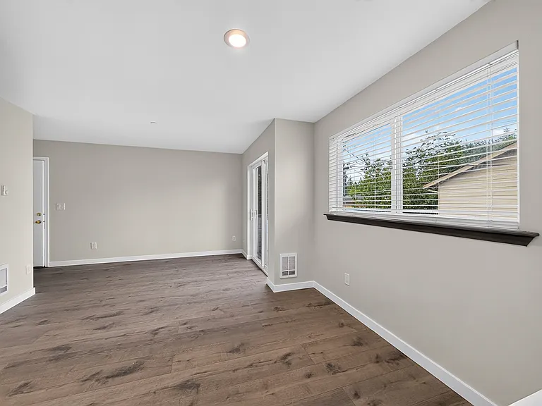 113 W Casino Rd #A — Photo 4