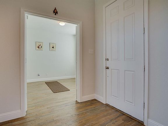 4th image of 8625 Cloudyway Dr
