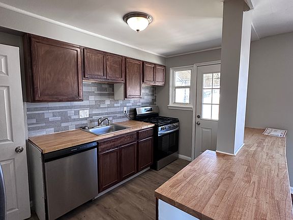 3rd image of 7444 Berkshire Rd