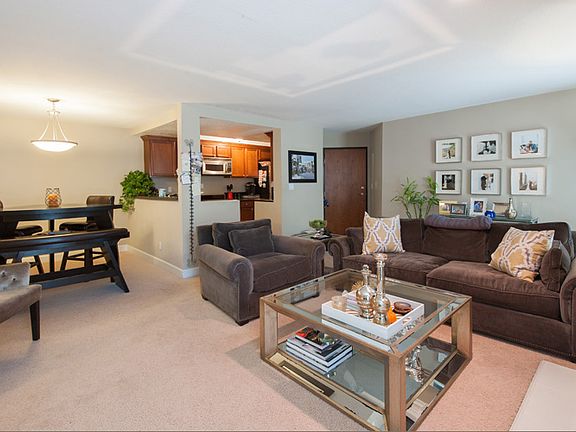 4th image of 1633 S Bentley Ave APT 207
