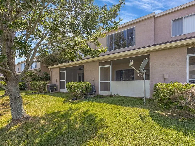 6127 Bayside Key Dr — Photo 42