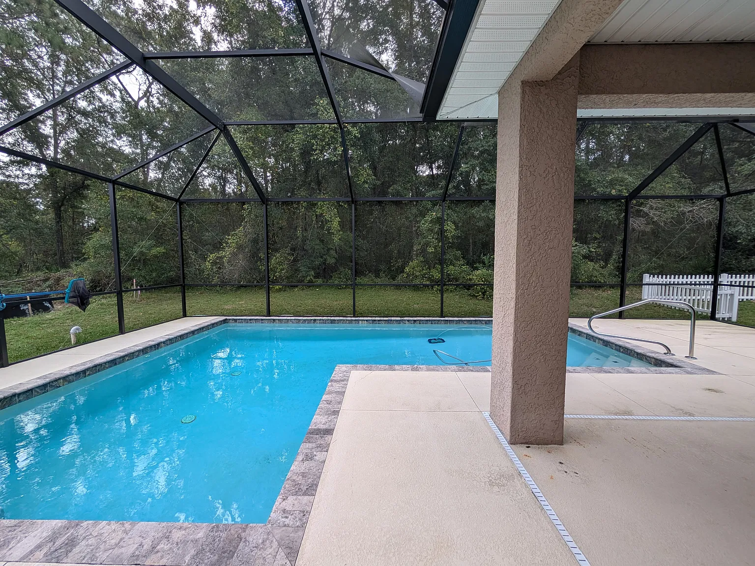 3 Bedroom Pool Home — Photo 2