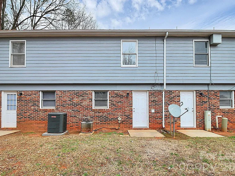 1219 Anderson St — Photo 19