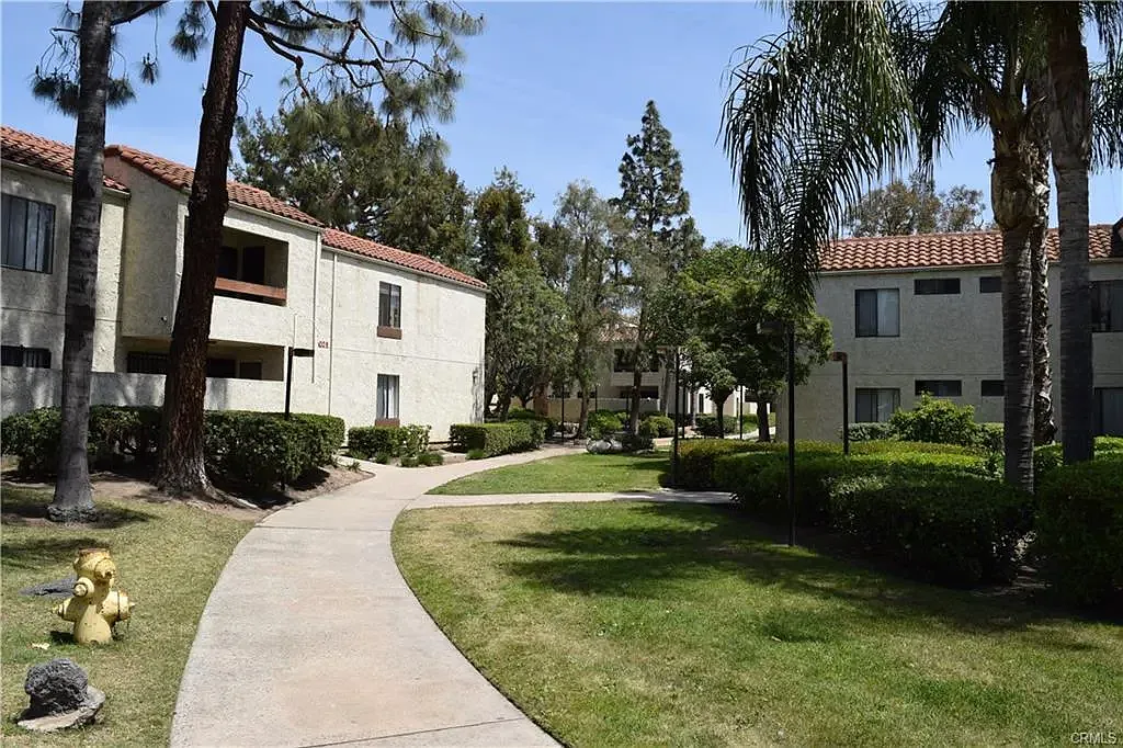 W 3rd St, Santa Ana — Photo 1