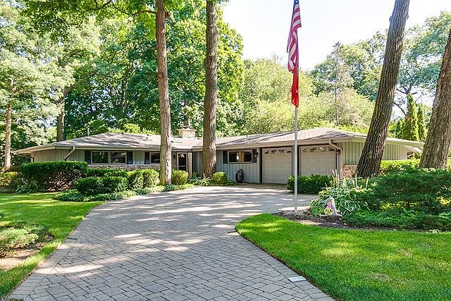 1st image of 34 Cumberland Dr