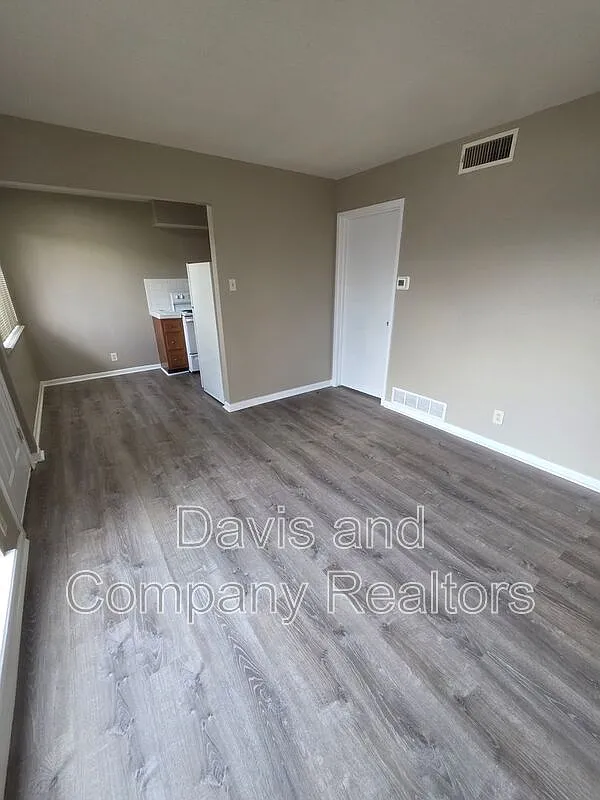 1 bed, 1.0 bath, 400 sqft, $800 — Photo 3