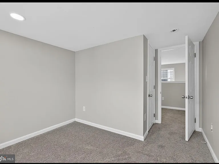 1021 Beeson Ave — Photo 12