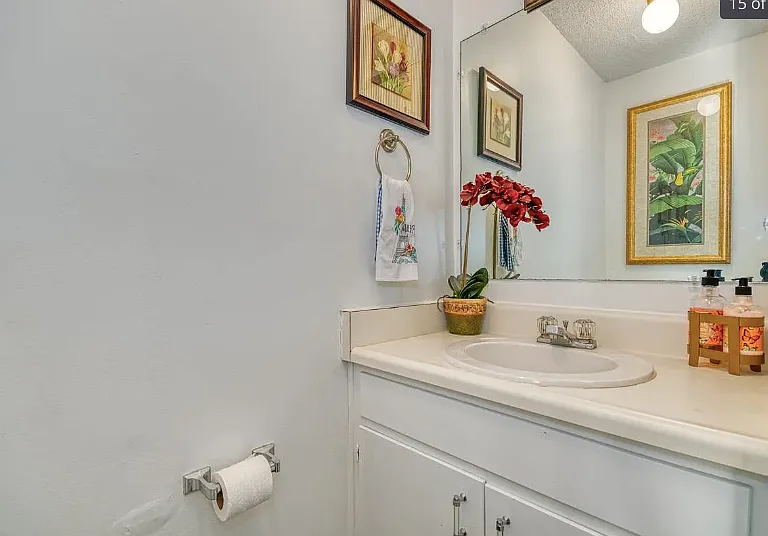 2350 Gregory Dr — Photo 4