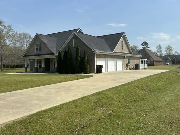 15 Canterbury Trl, Amory, MS 38821