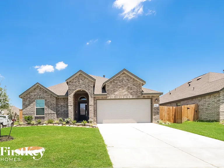 18909 Collina Way — Photo 1