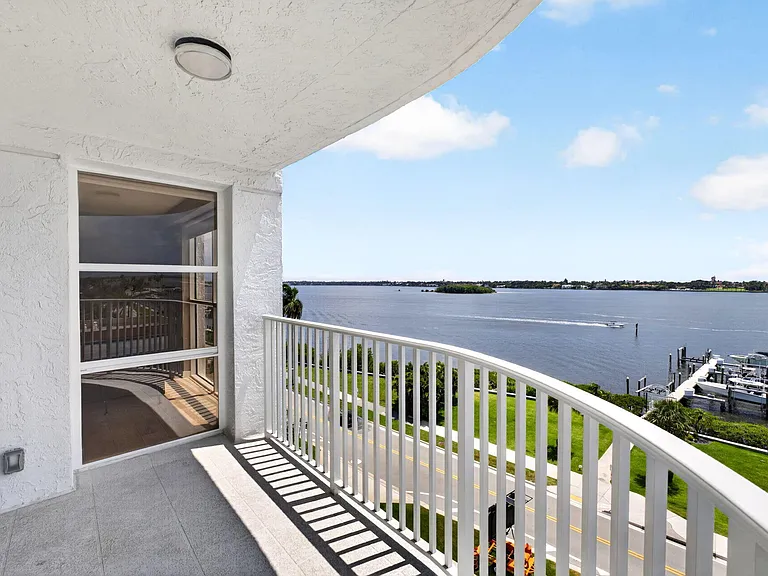 3901 S Flagler Dr #703 — Photo 25
