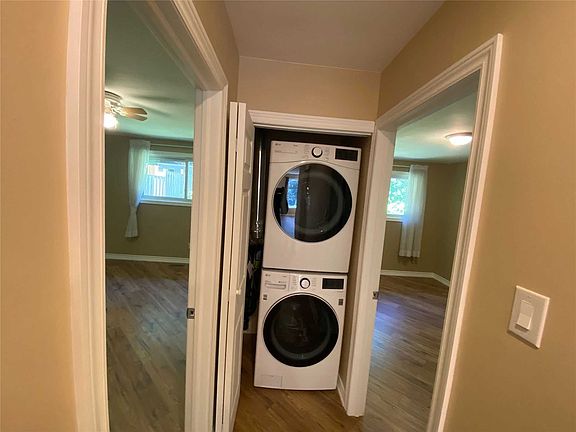 3rd image of 331 Roywood Cres