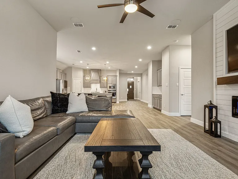 1008 Westwood Ln — Photo 19
