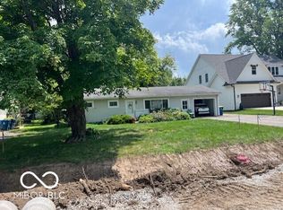 925 W Auman Dr, Carmel, IN