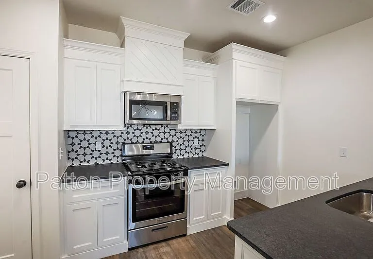 13771 Periwinkle Dr #B — Photo 20