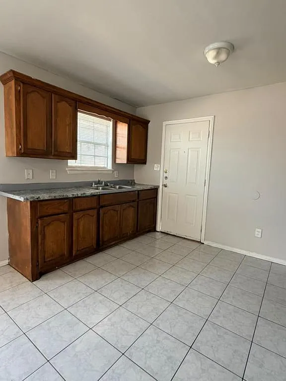 2007 El Mundo Dr Unit B Edinburg TX 78541 — Photo 3