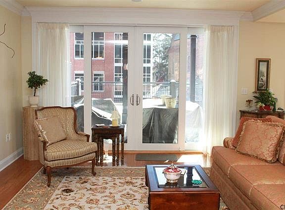 5th image of 70 Railroad Place #211