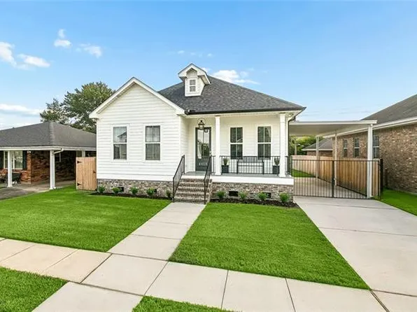 8433 Colonel Dr, Chalmette, LA 70043
