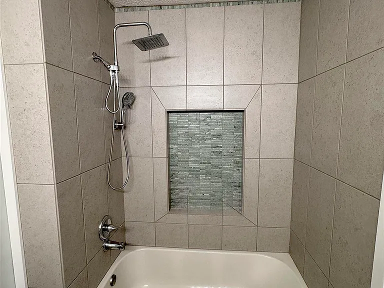 3585 Riddick Dr — Photo 10