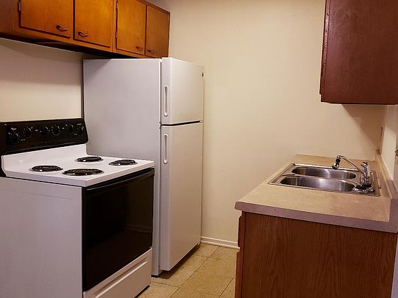 3rd image of 2044 Mills Ave APT 4