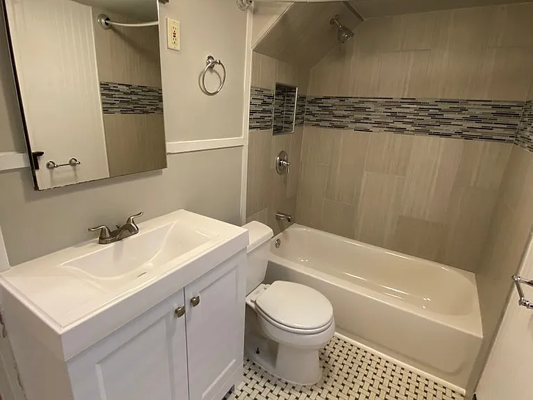 2236 Edwards St — Photo 26