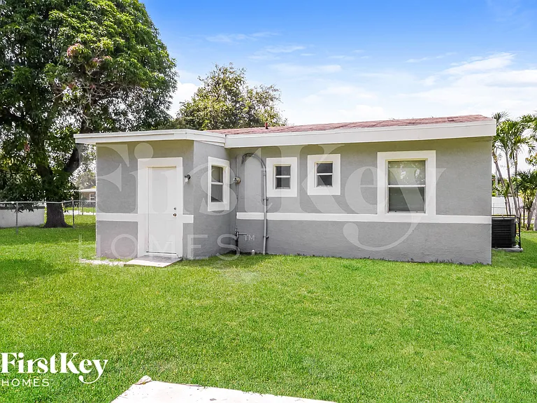2440 NW 162nd St — Photo 18