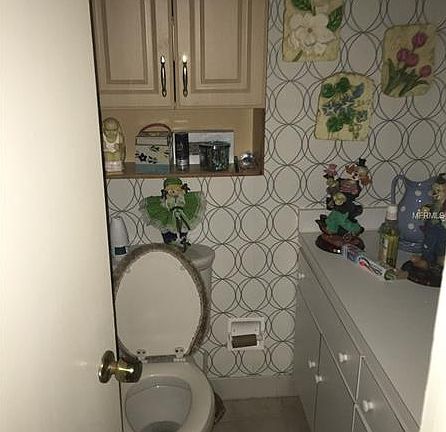 4th image of 6243 Royal Oak Dr