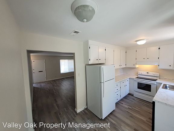 3rd image of 333 Poplar St APT 9