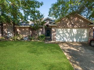 2614 Stone Creek Ln, Corinth, TX 76210