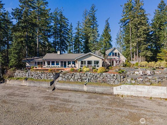 3rd image of 3451 E Pickering Road