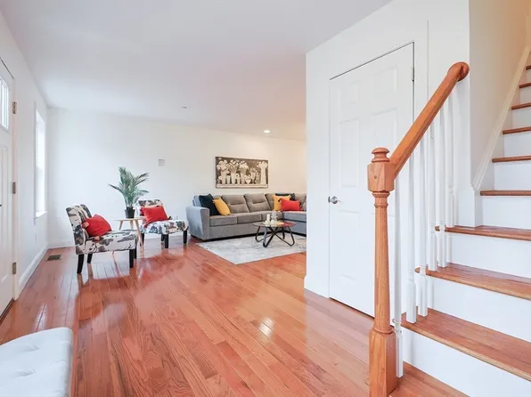 215 High St #19, Taunton, MA 02780