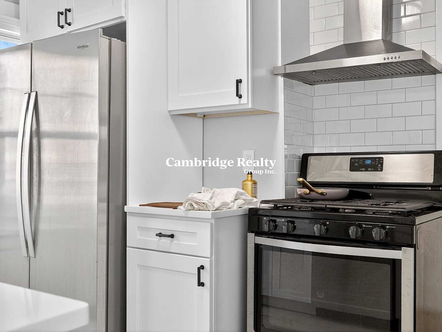 3 bed, 2.0 bath, $3,900 — Photo 4