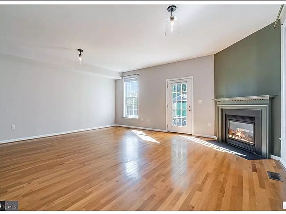 5th image of 506 Shepherd St