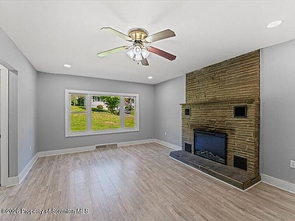 4th image of 34 Dean St