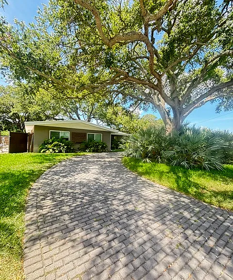 9 S Wind Dr — Photo 2