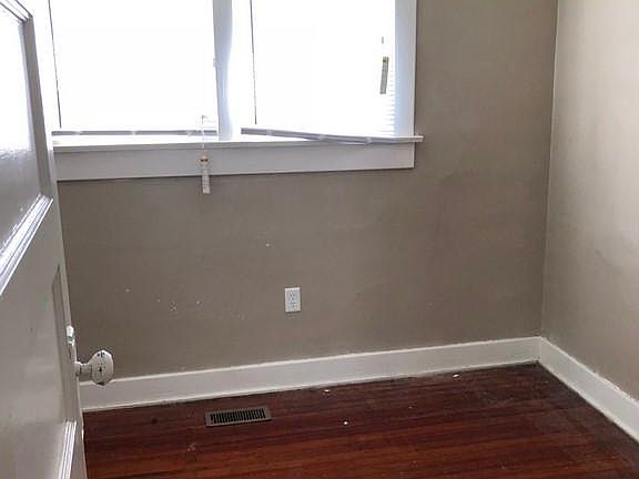 3rd image of 156 W Orchard Springs Dr