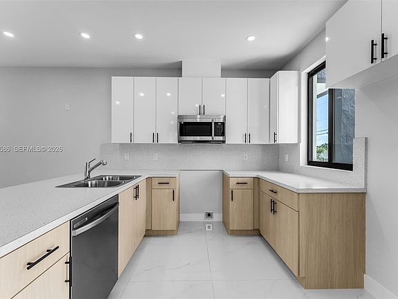 3rd image of 21955 Sw #124AVE