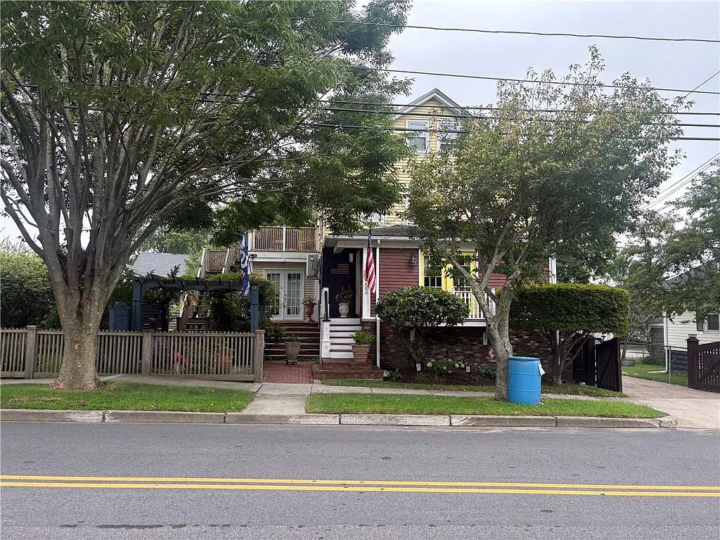 1 bed, 1.0 bath, 333 sqft, $1,300 — Photo 2