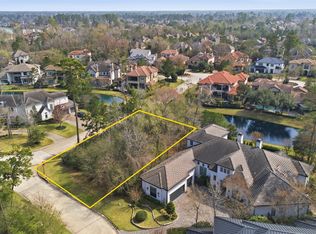 3 S Bayou Club Ct, Spring, TX 77389