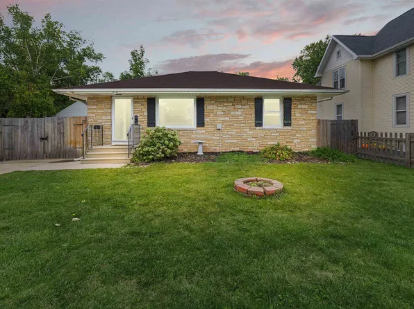 916 W New York Ave, Oshkosh, WI 54901