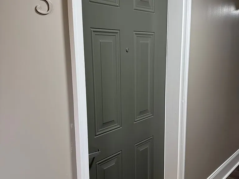 330 Linden Ave — Photo 2