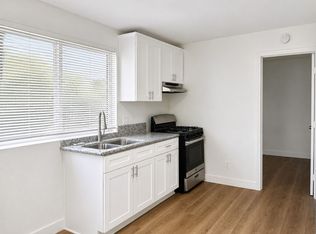 22814 14th St #C, Newhall, CA 91321